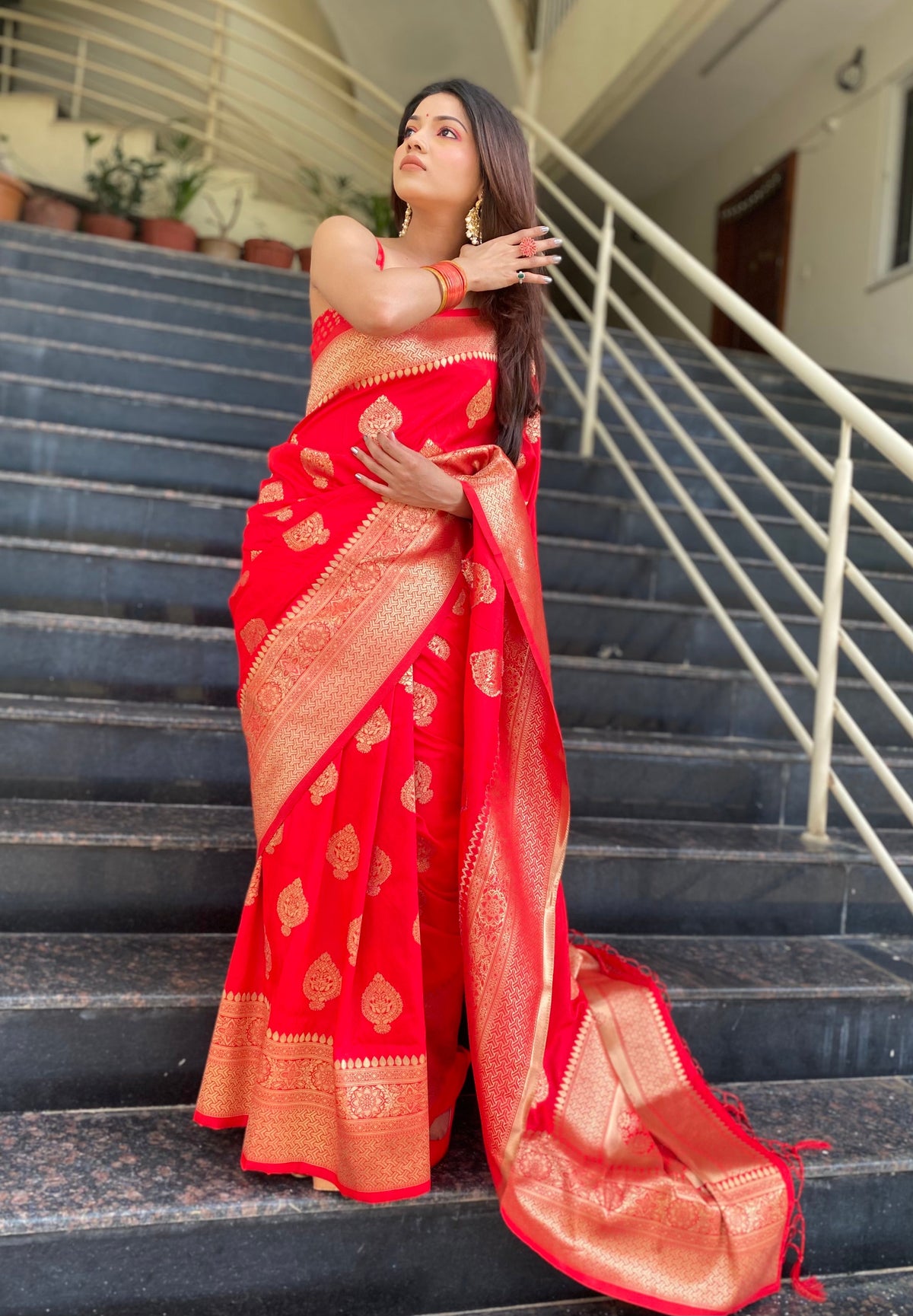 Red and Pink Color Zari Golden Weaving Rich Saree