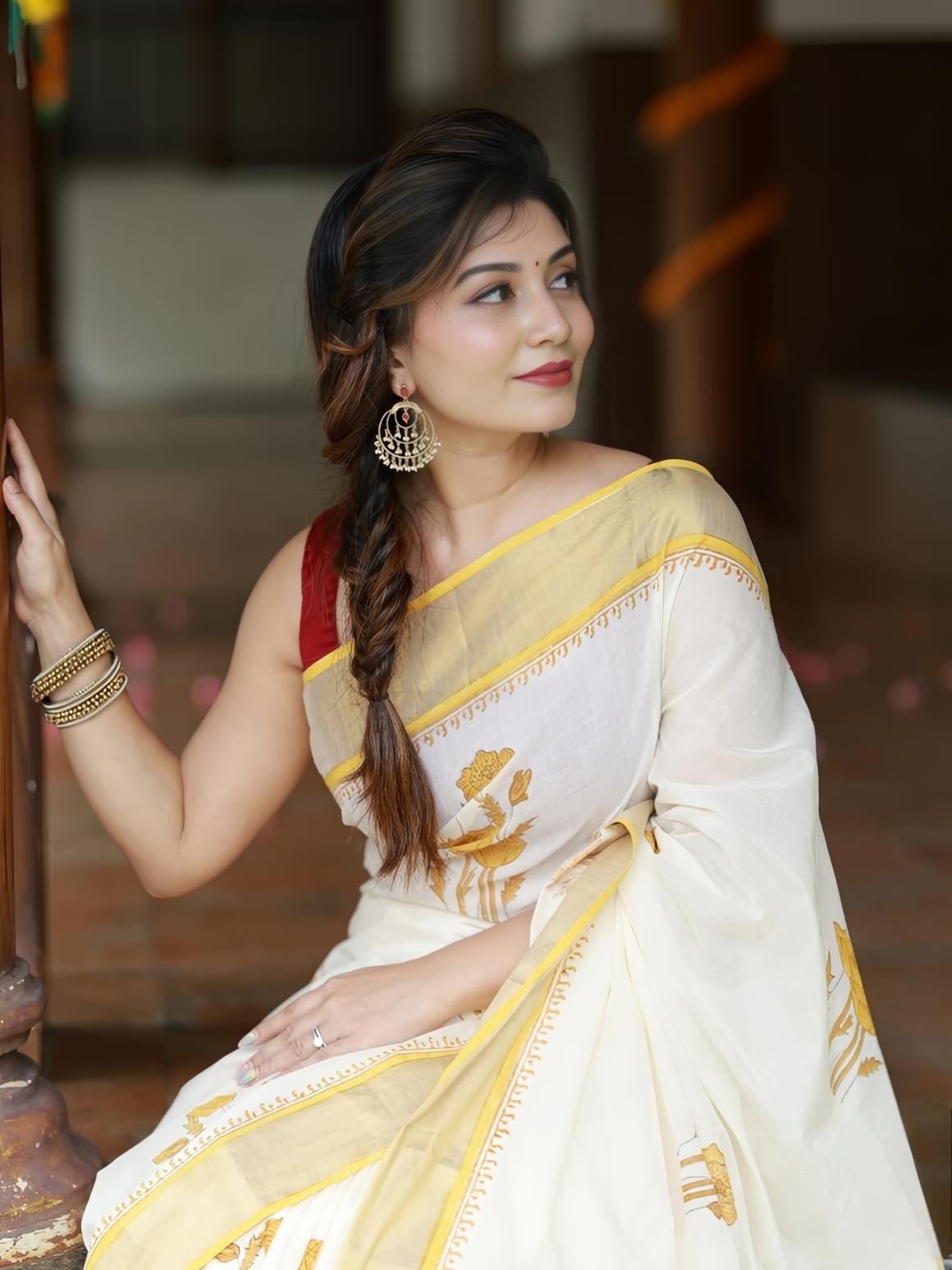 Off-White and Gold Kerala Linen Saree