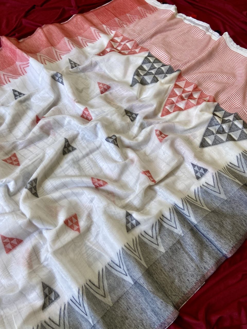 White Bengali Cotton Triangle Weave Saree