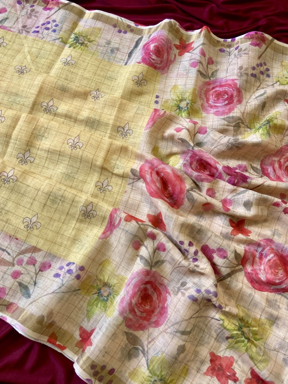 Lemon Yellow Linen Rose Print Saree with Zari Border