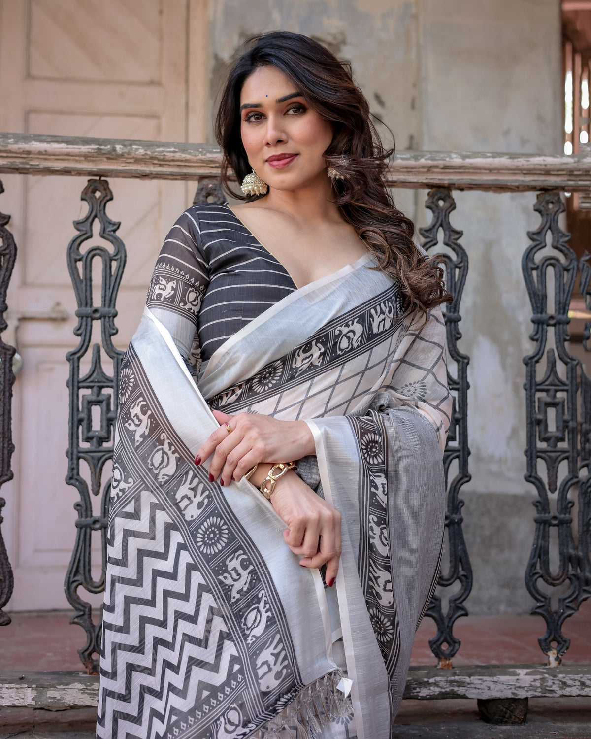 Cream & Black Floral Printed Tissue Silk Saree