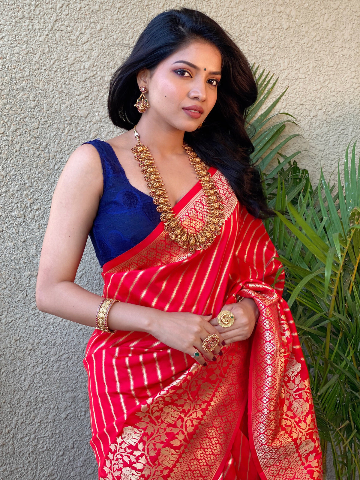Red and Pink Color Zari Golden Weaving Rich Saree