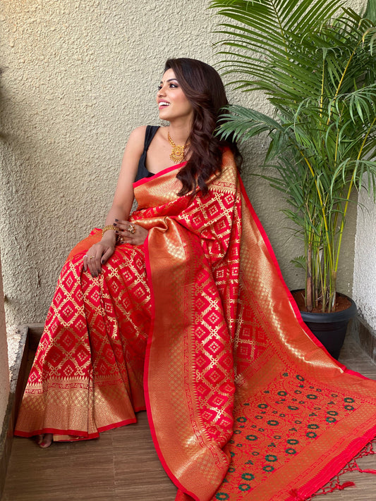 Red and Pink  color Zari Golden Weaving Rich Saree